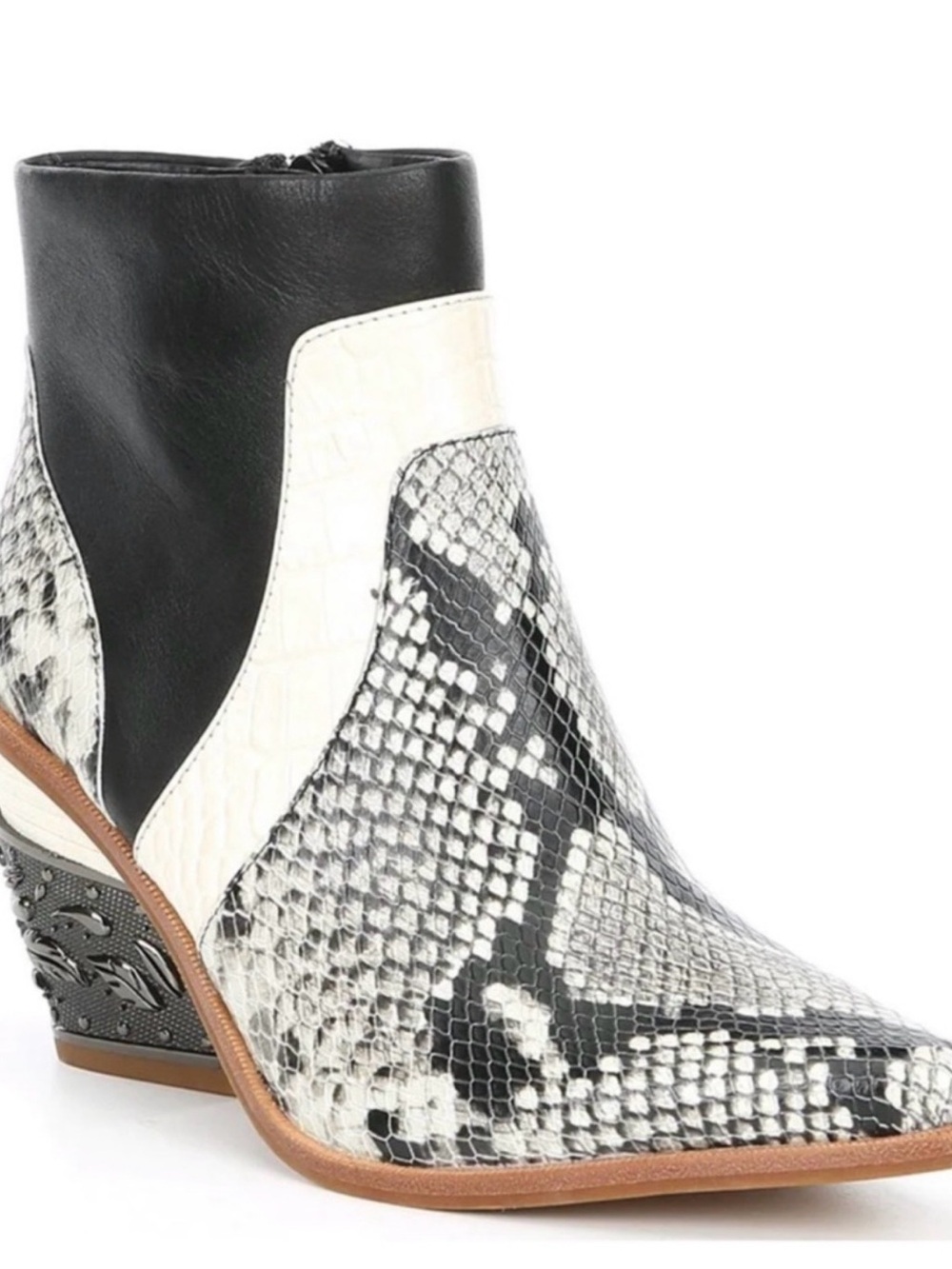 Gianni Bini “Eviee” Snake Print Metal Heel Western Ankle Bootie size 8